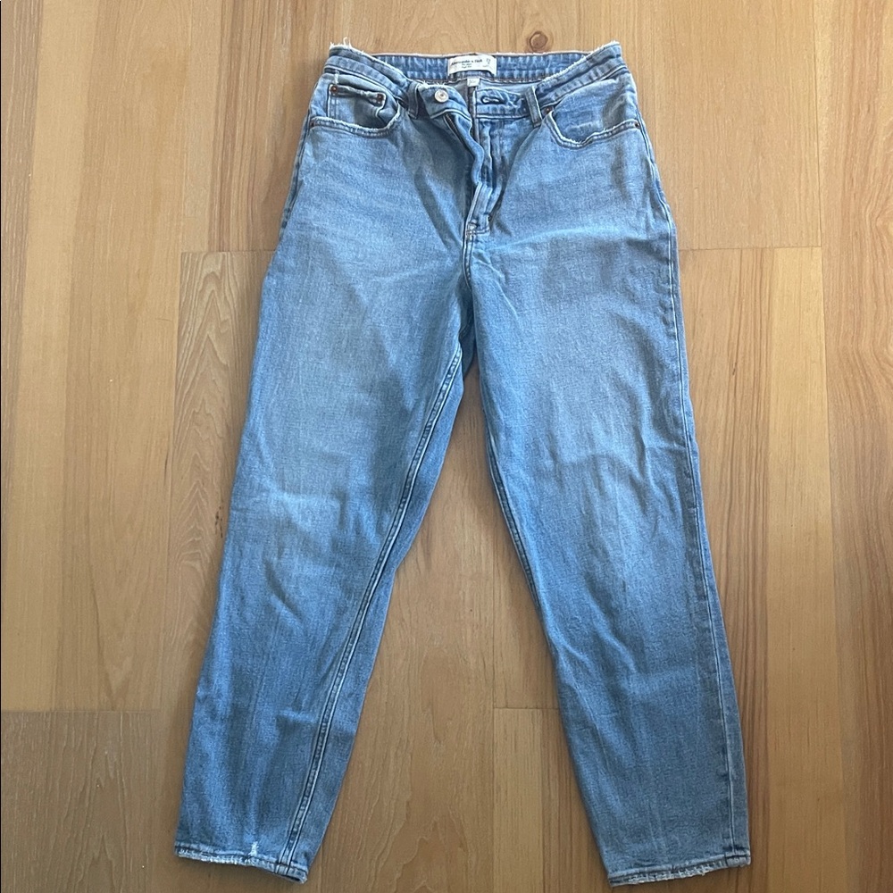 Abercrombie & Fitch The Mom High Rise Denim